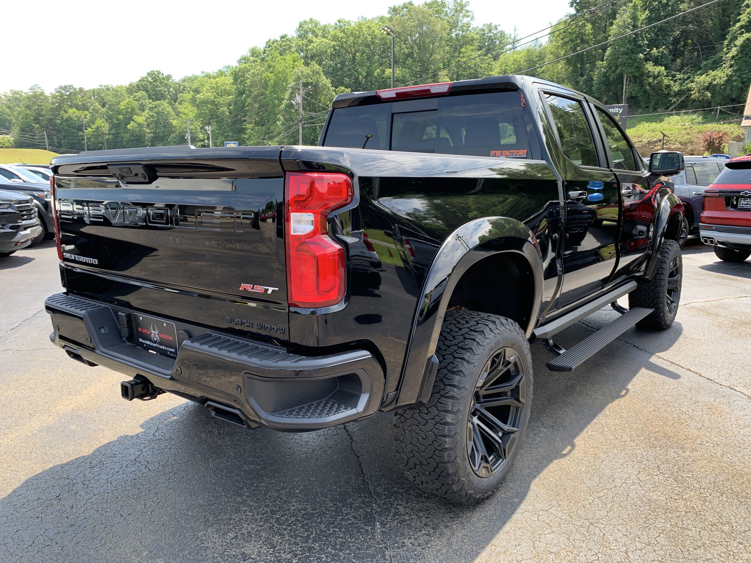 2025 Chevrolet Silverado 1500 RST photo 3