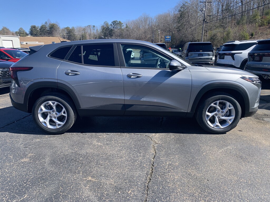 New 2026 Chevrolet Trax LS SUV