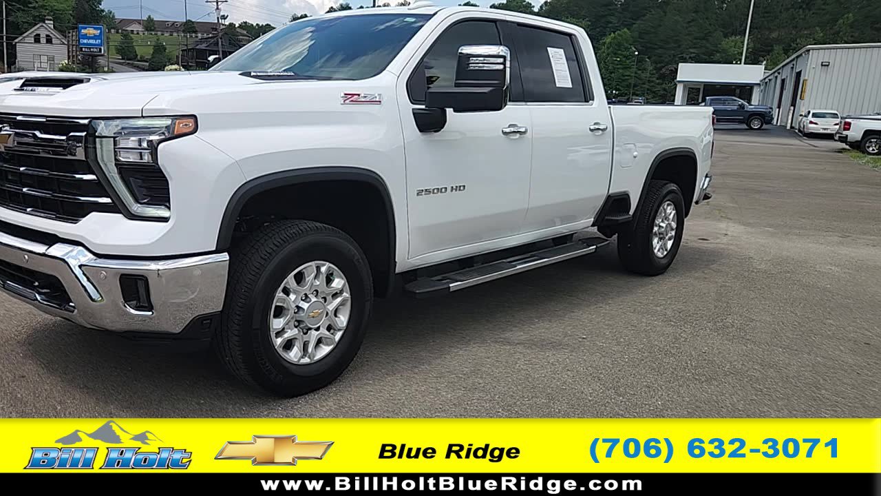 Summit White 2024 Chevrolet Silverado 2500HD Pickup Truck Four-Wheel Drive Automatic