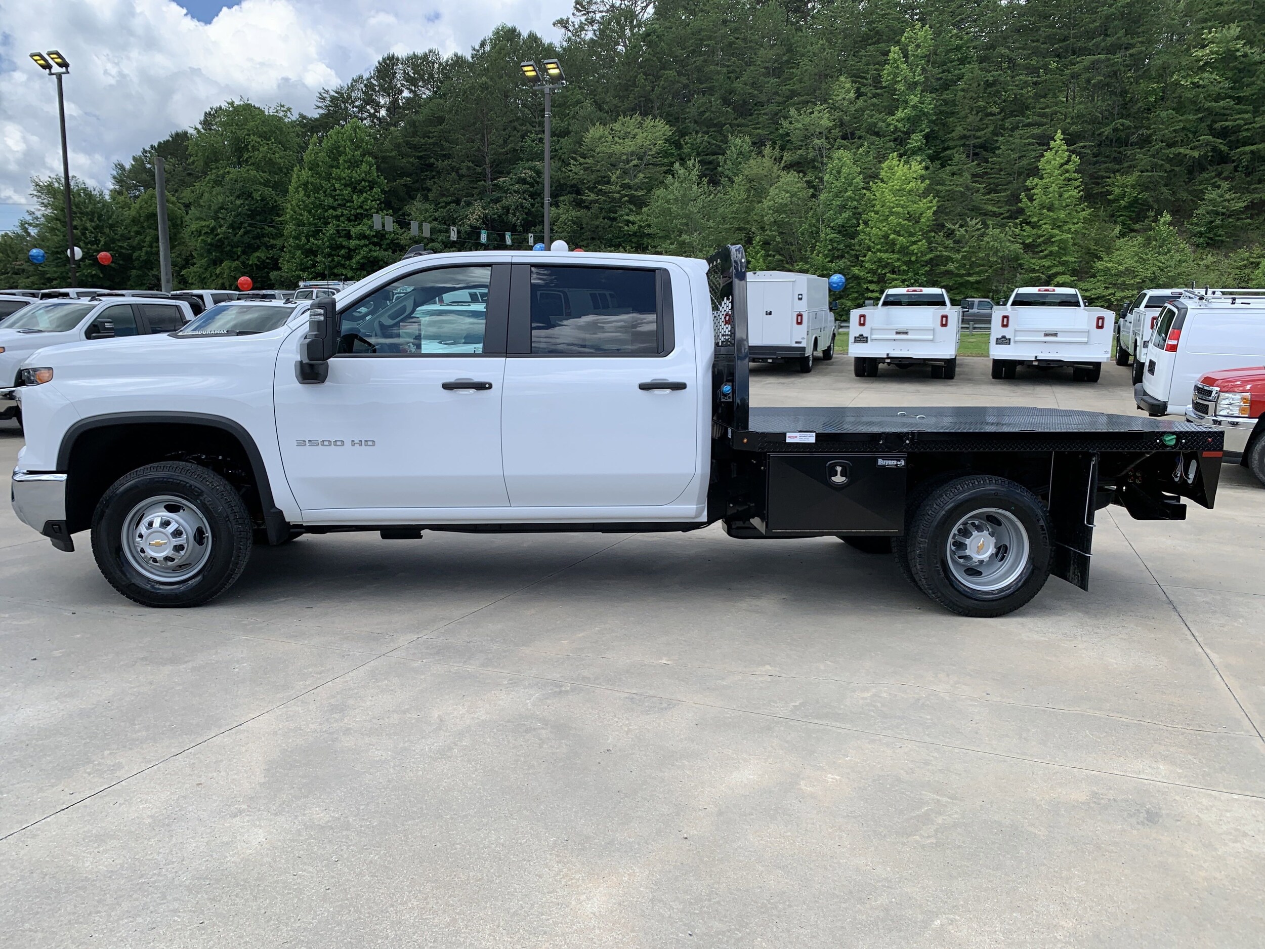 2025 Chevrolet Silverado 3500HD Work Truck photo 4