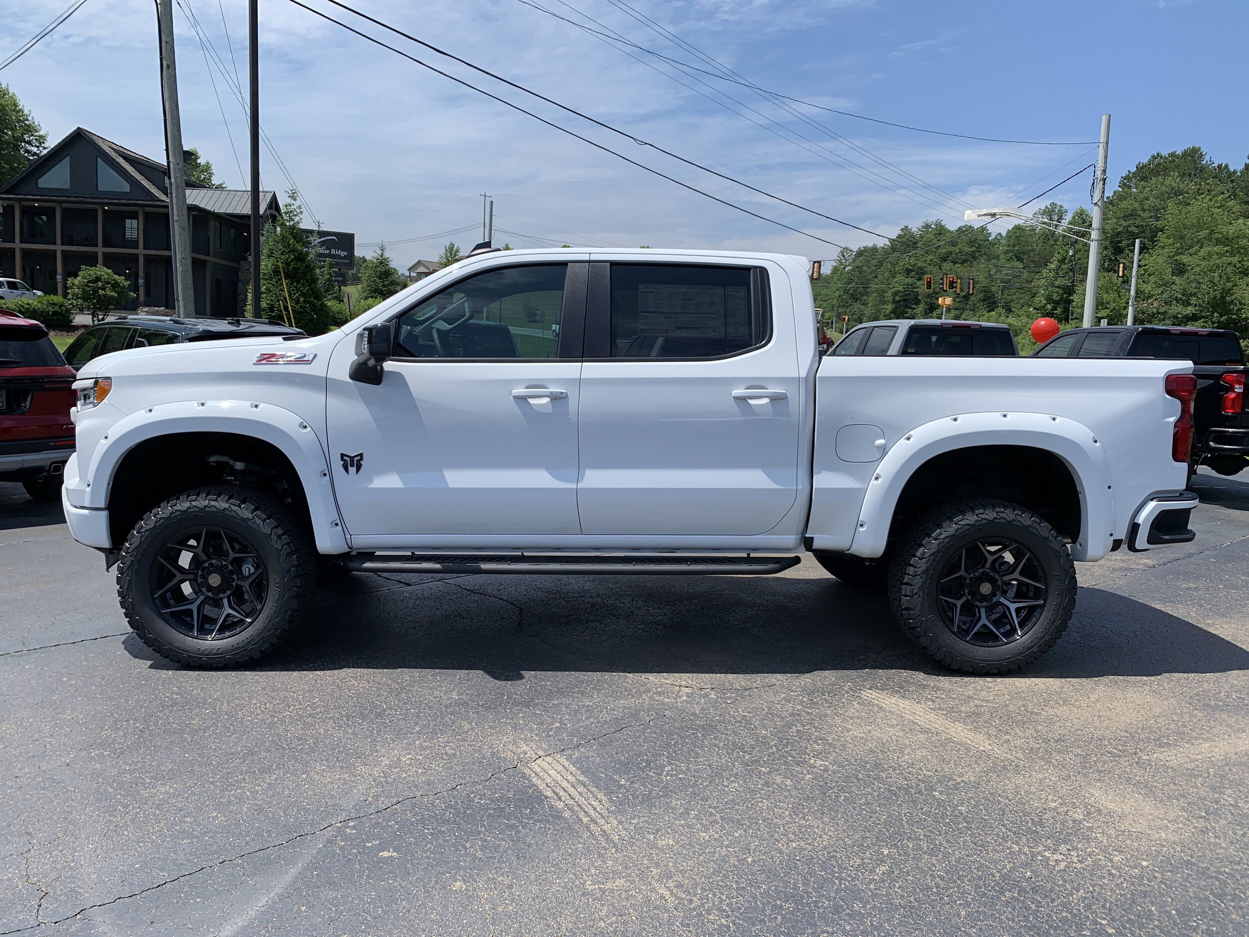2025 Chevrolet Silverado 1500 RST photo 4
