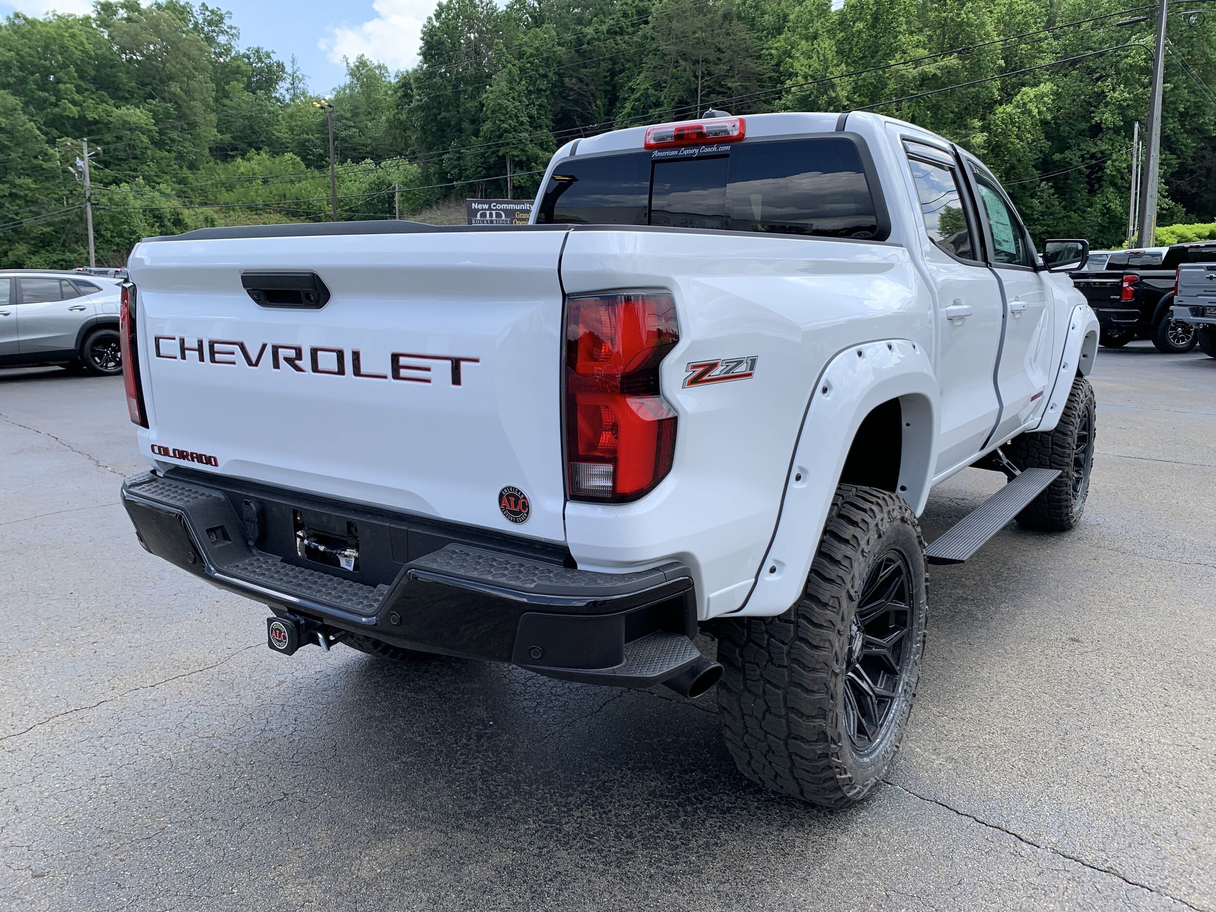 2025 Chevrolet Colorado Z71 photo 3