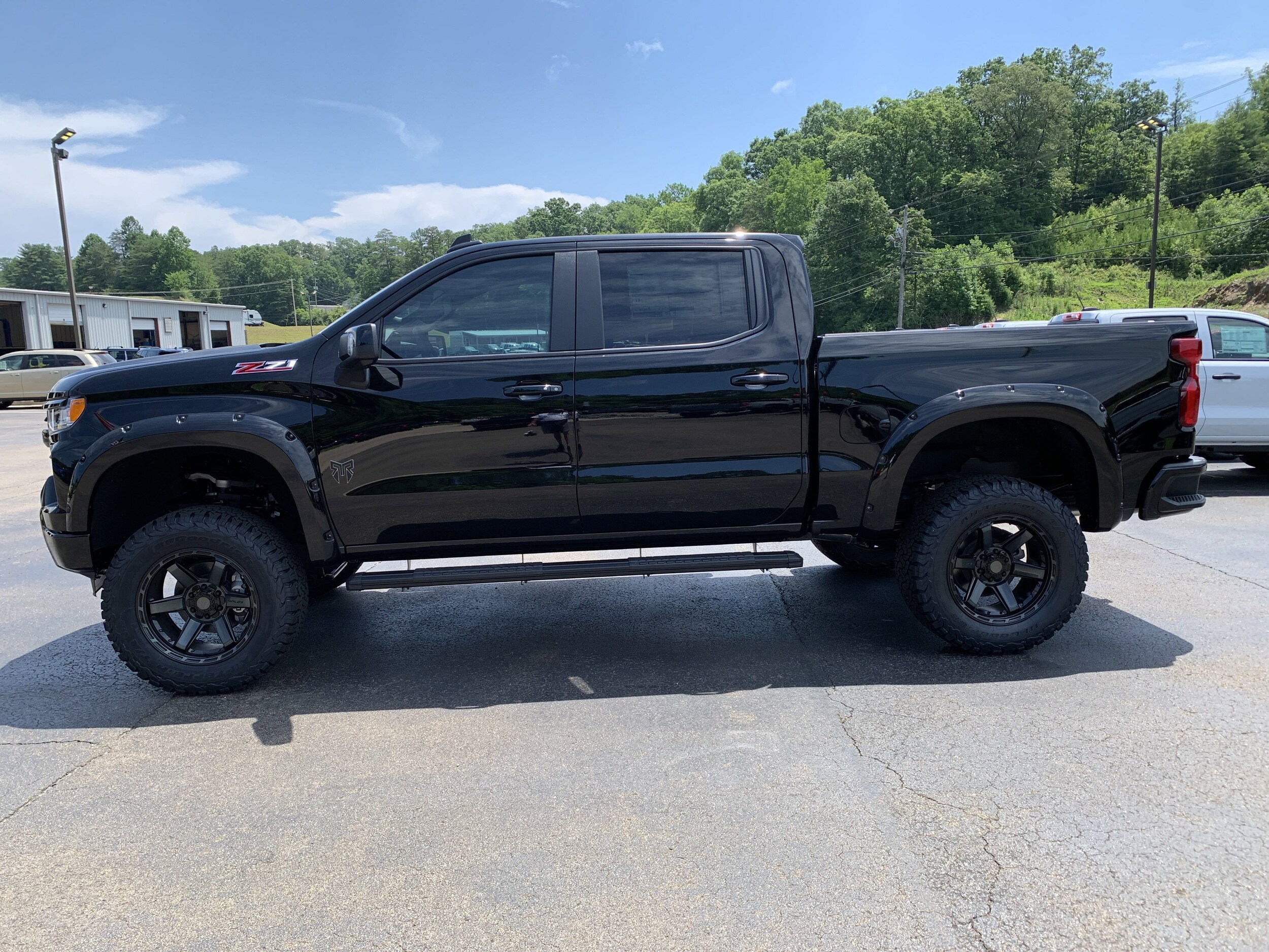 2025 Chevrolet Silverado 1500 RST photo 4