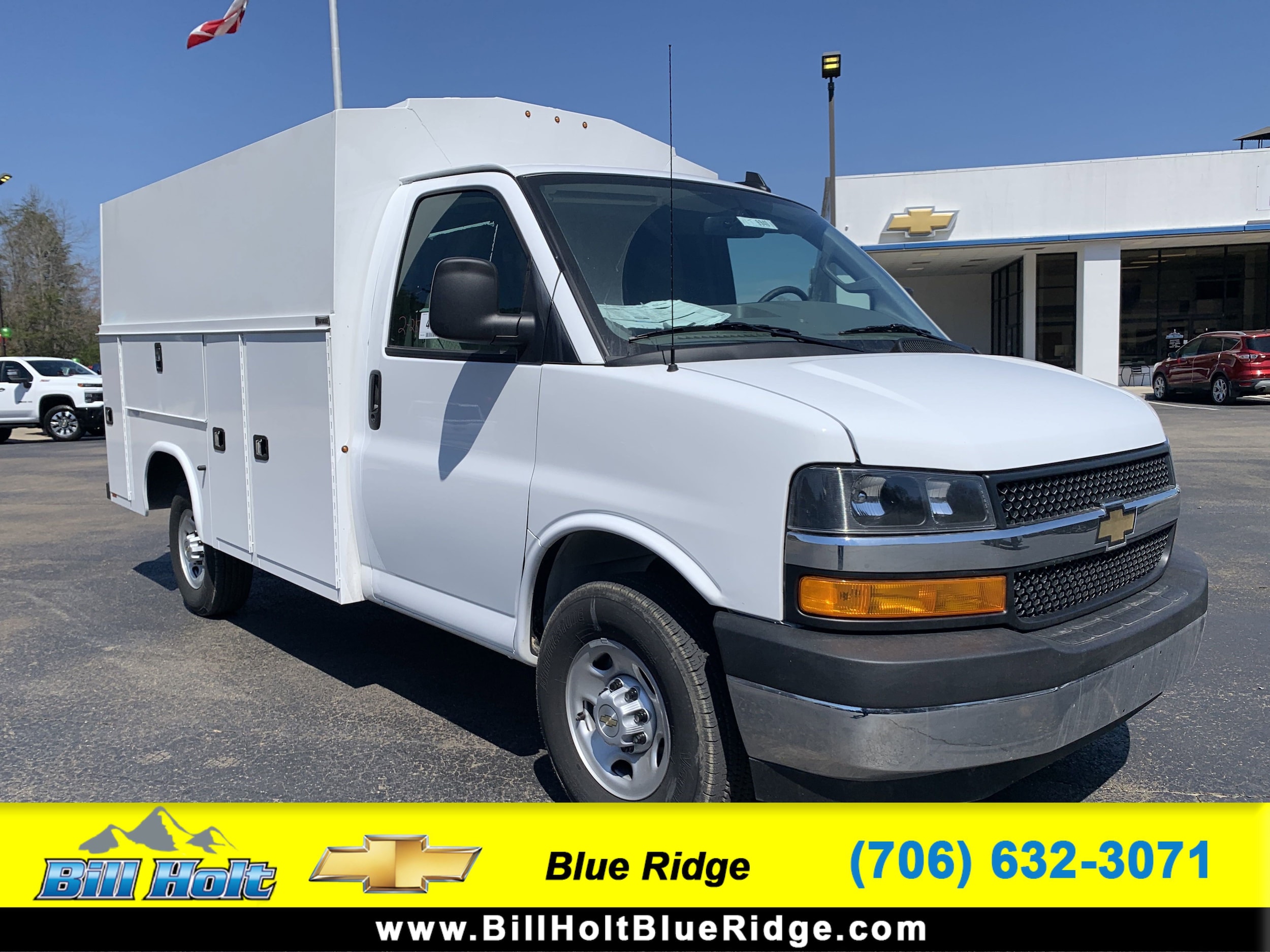 2024 Chevrolet Express Cutaway Base's photo