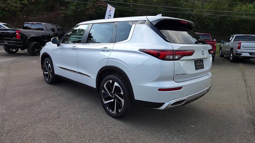 Used 2022 Mitsubishi Outlander SE