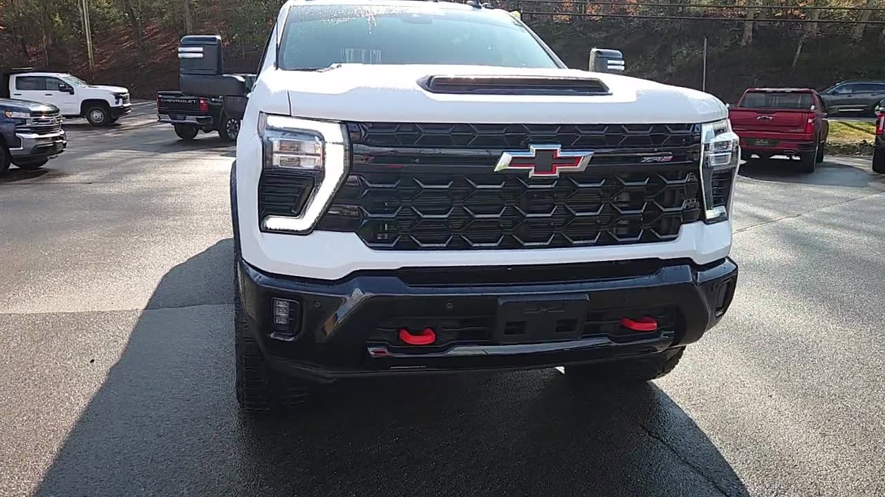 2025 Chevrolet Silverado HD ZR2's photo