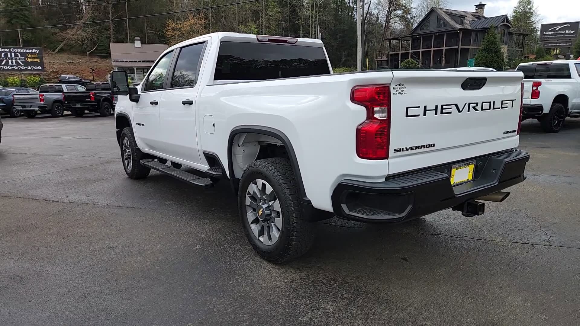 2024 Chevrolet Silverado 2500HD Custom photo 3