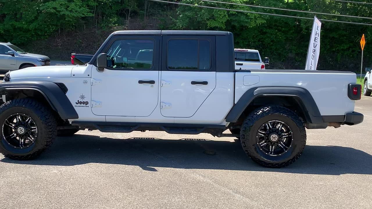 2020 Jeep Gladiator Sport S's photo