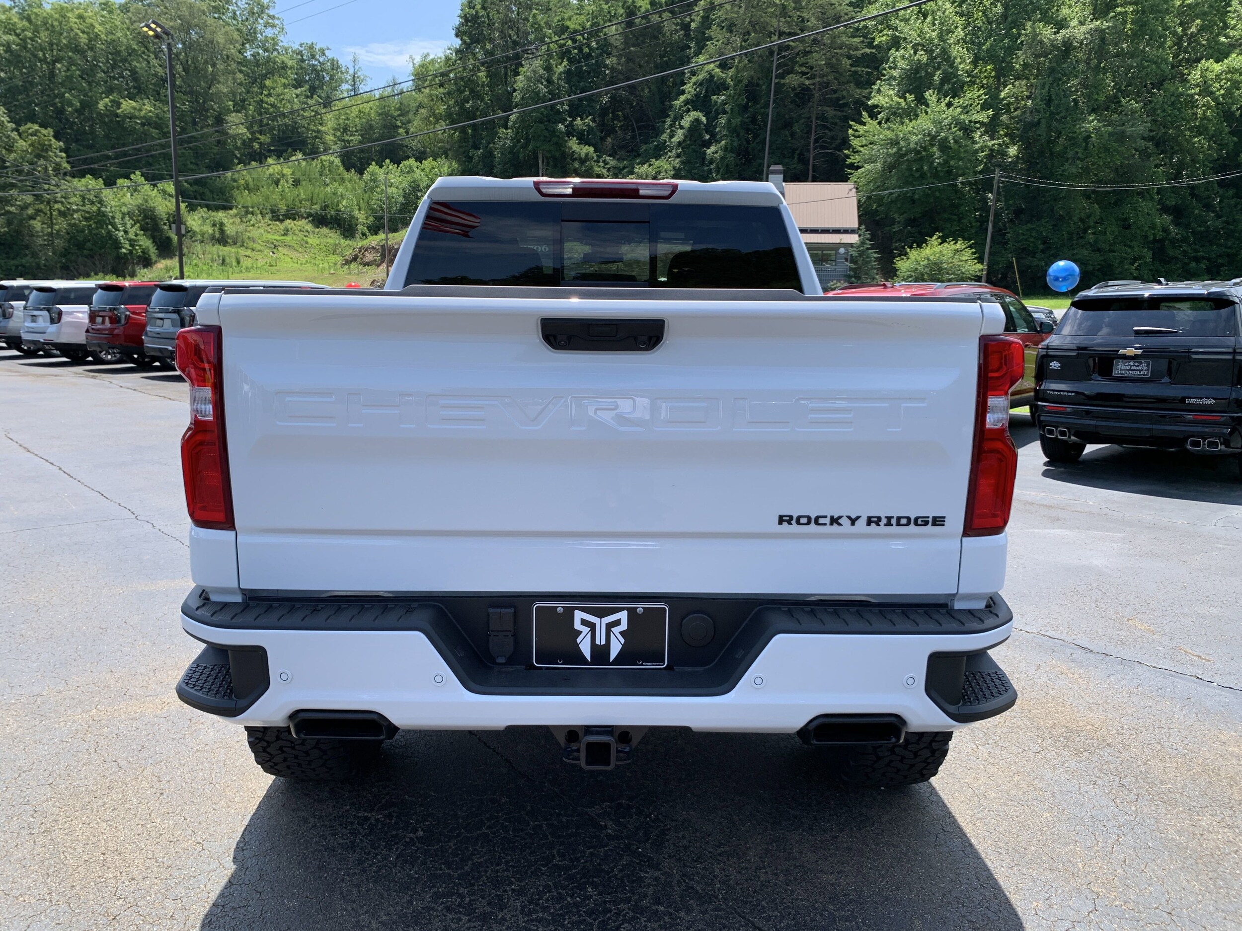 2025 Chevrolet Silverado 1500 RST photo 3