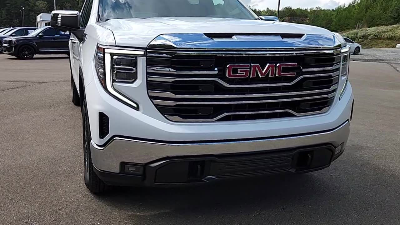 2025 GMC Sierra 1500 SLT's photo