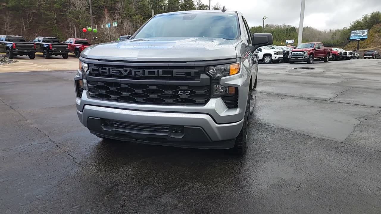 Used 2024 Chevrolet Silverado 1500 Custom with VIN 1GCPDBEK5RZ261710 for sale in Blue Ridge, GA