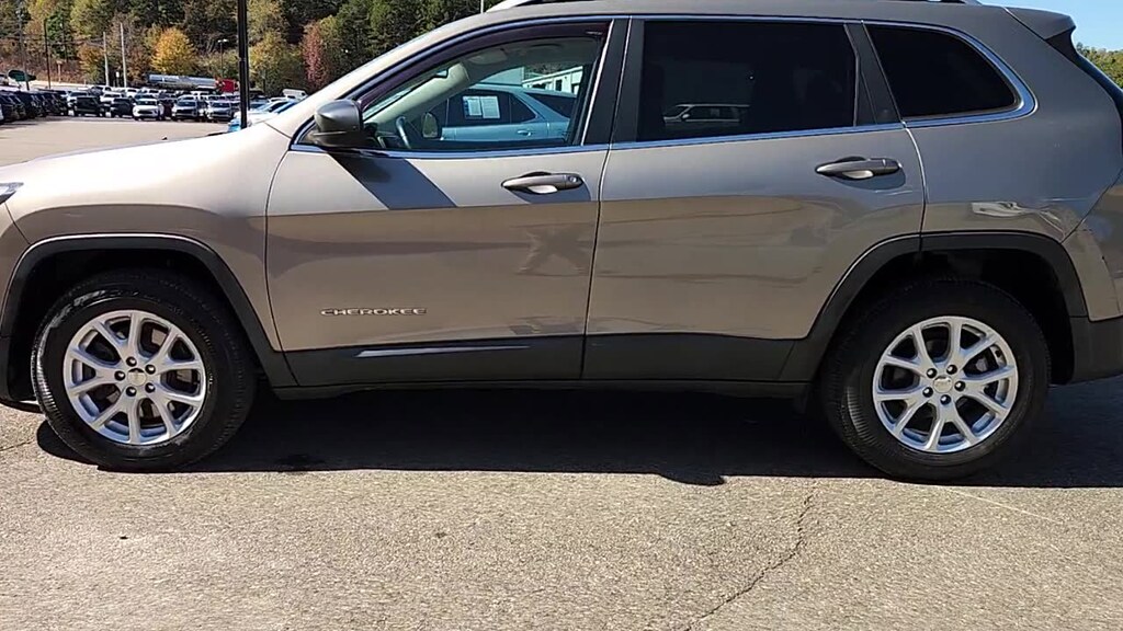 Used 2017 Jeep Cherokee Latitude