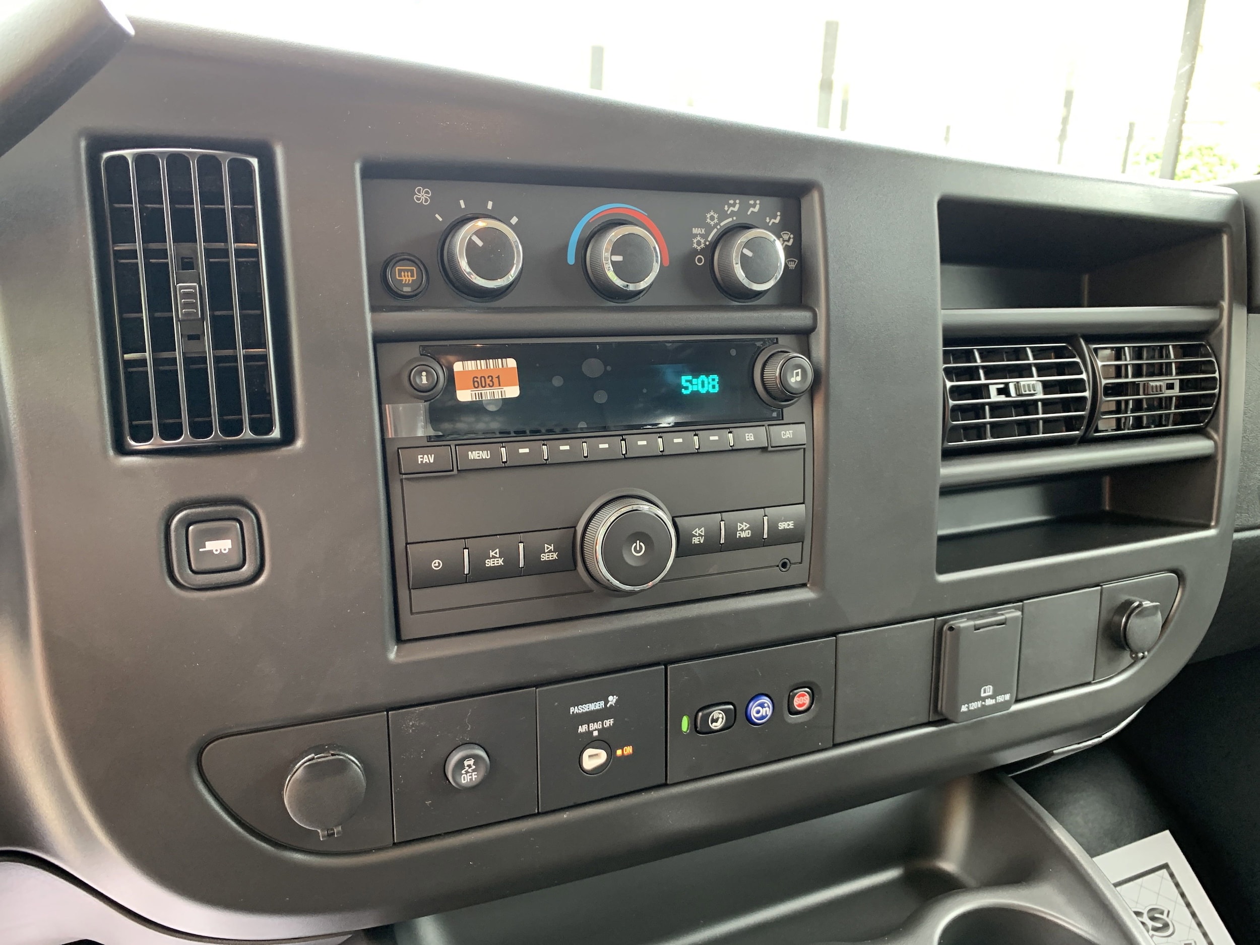 2025 Chevrolet Express Cargo Work Van - Photo 12