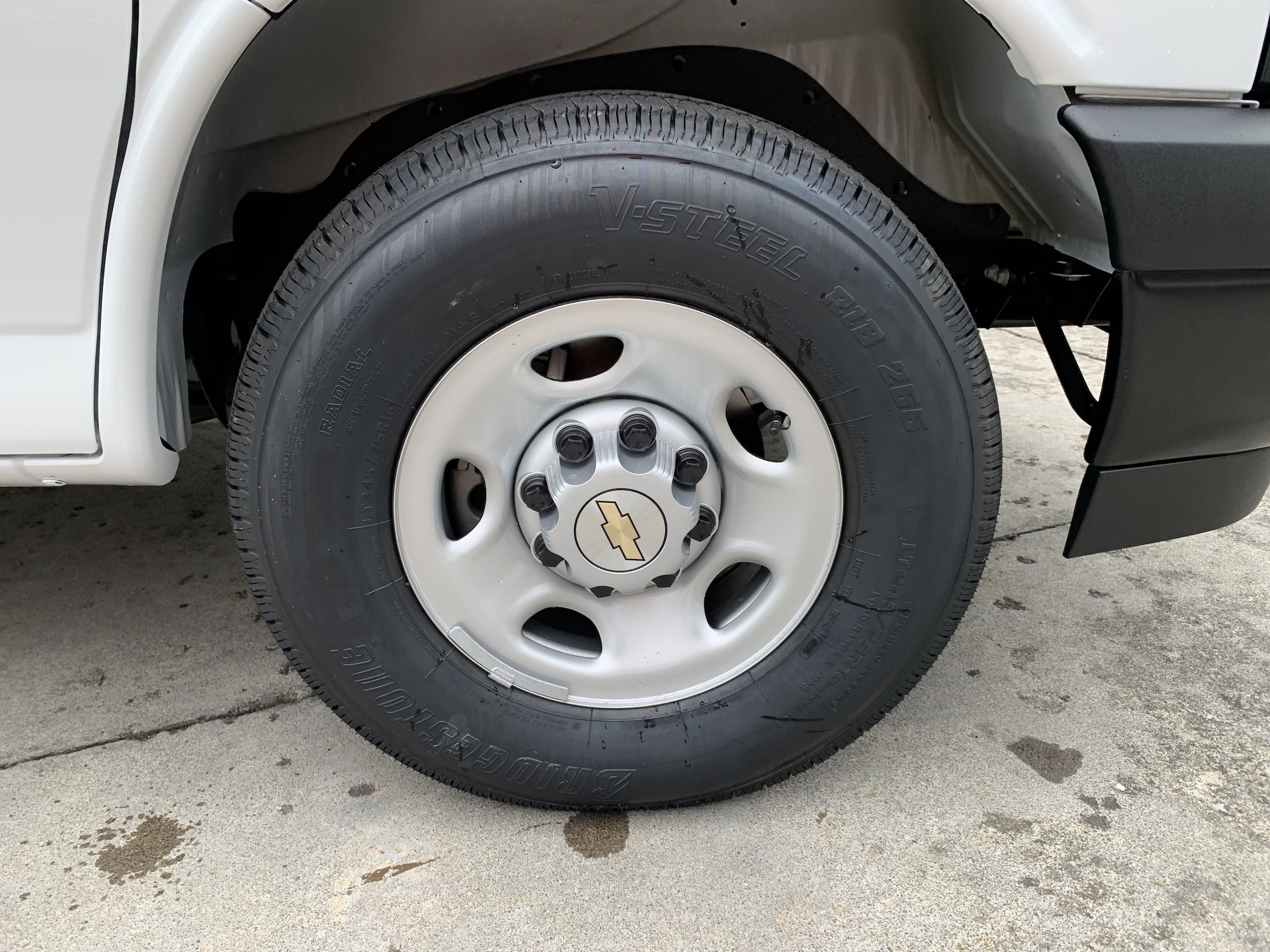 2025 Chevrolet Express Cargo Work Van - Photo 27