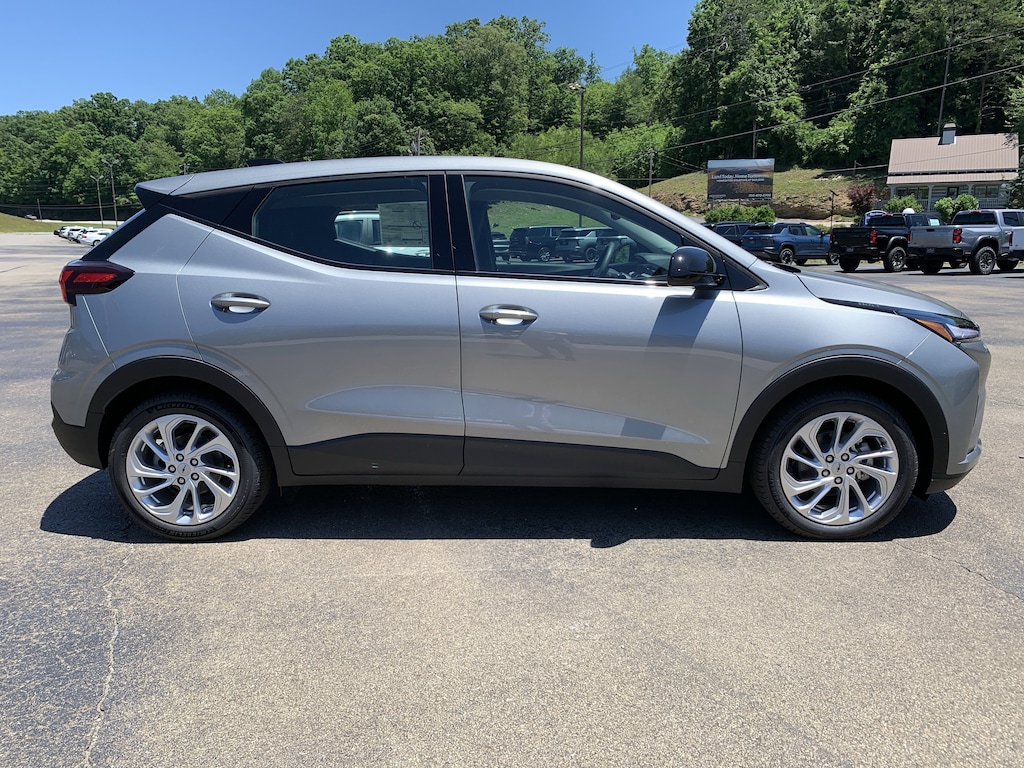 New 2027 Chevrolet Bolt LT SUV