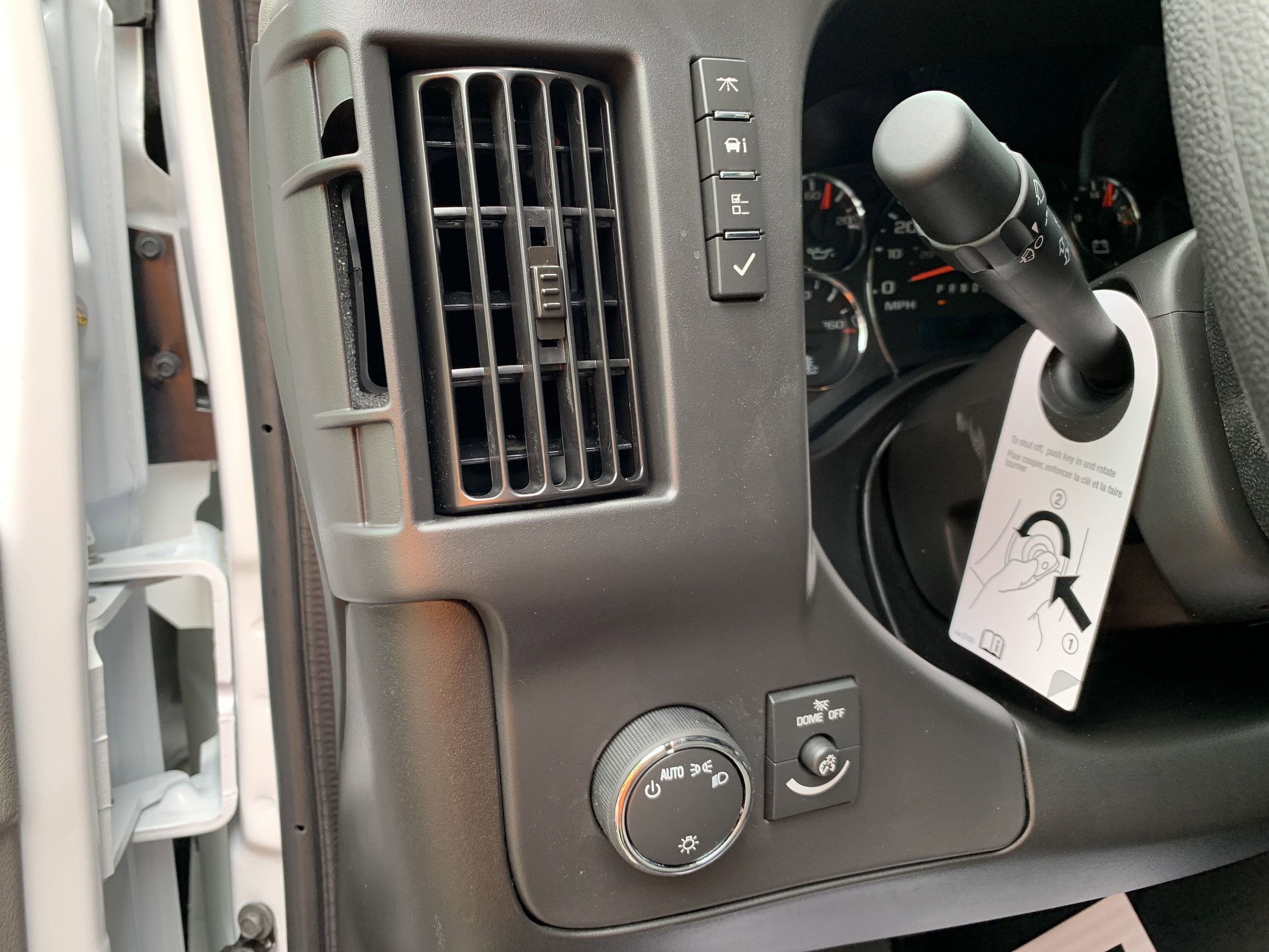 2025 Chevrolet Express Cargo Work Van - Photo 10