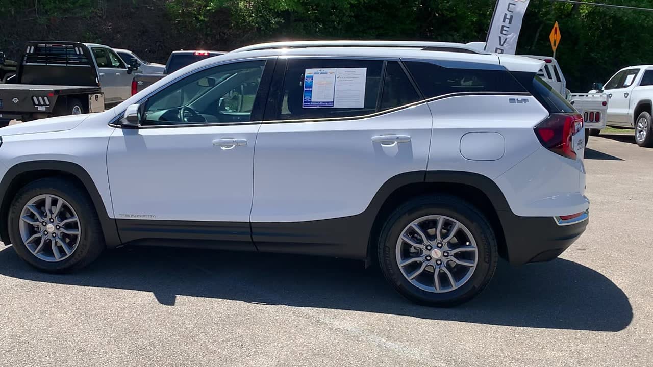 2024 GMC Terrain SLT FWD's photo
