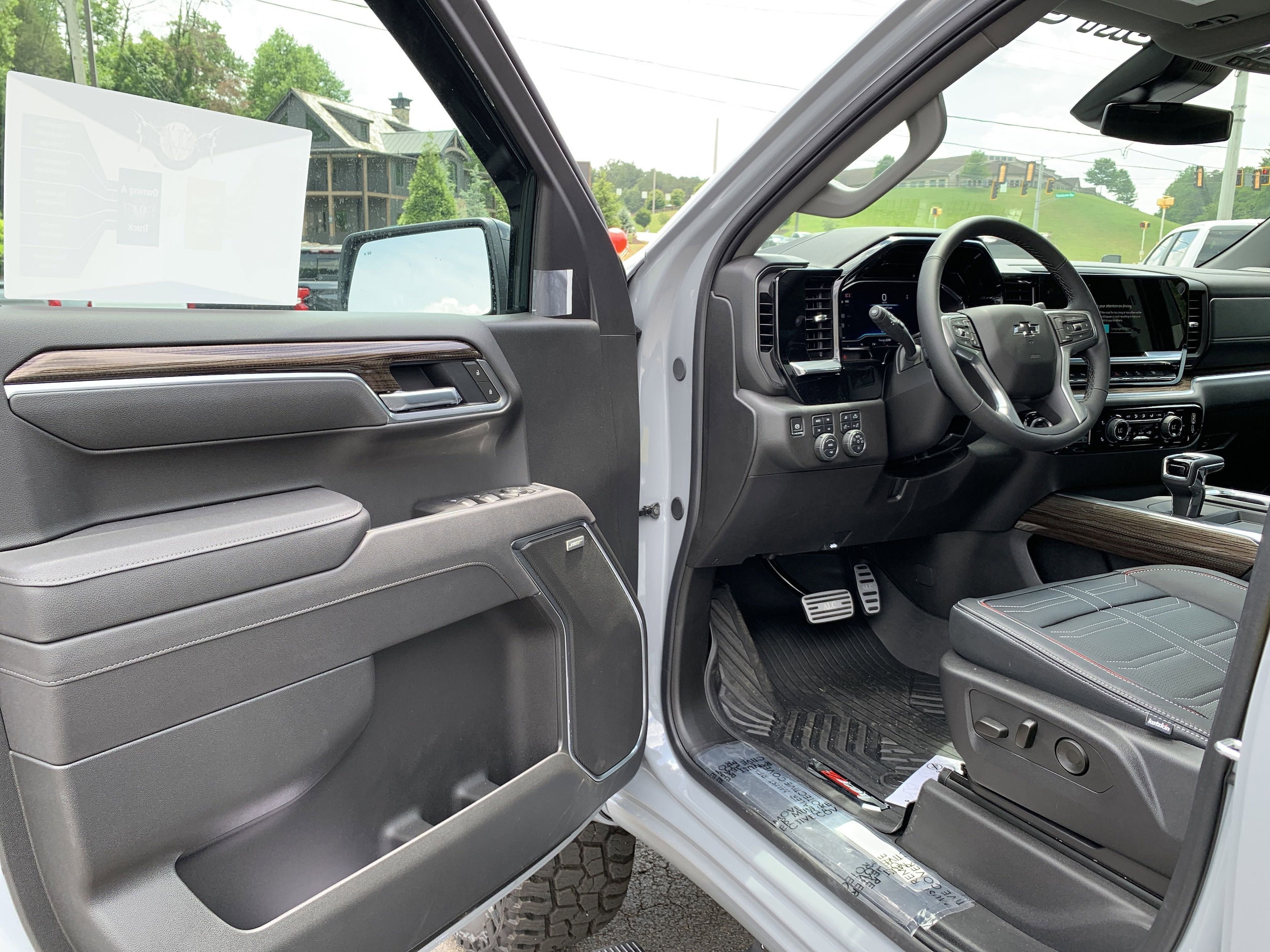 2025 Chevrolet Silverado 1500 RST - Photo 10