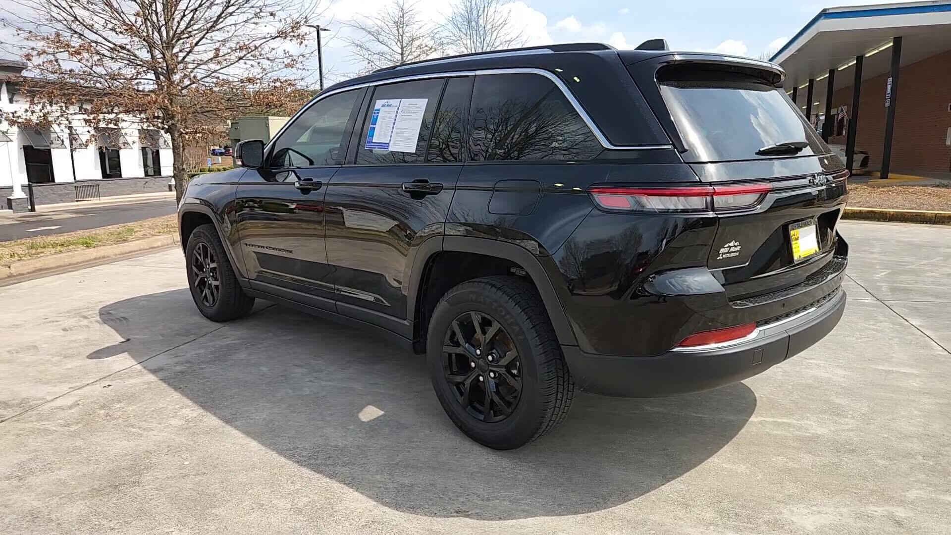 2023 Jeep Grand Cherokee Limited photo 3