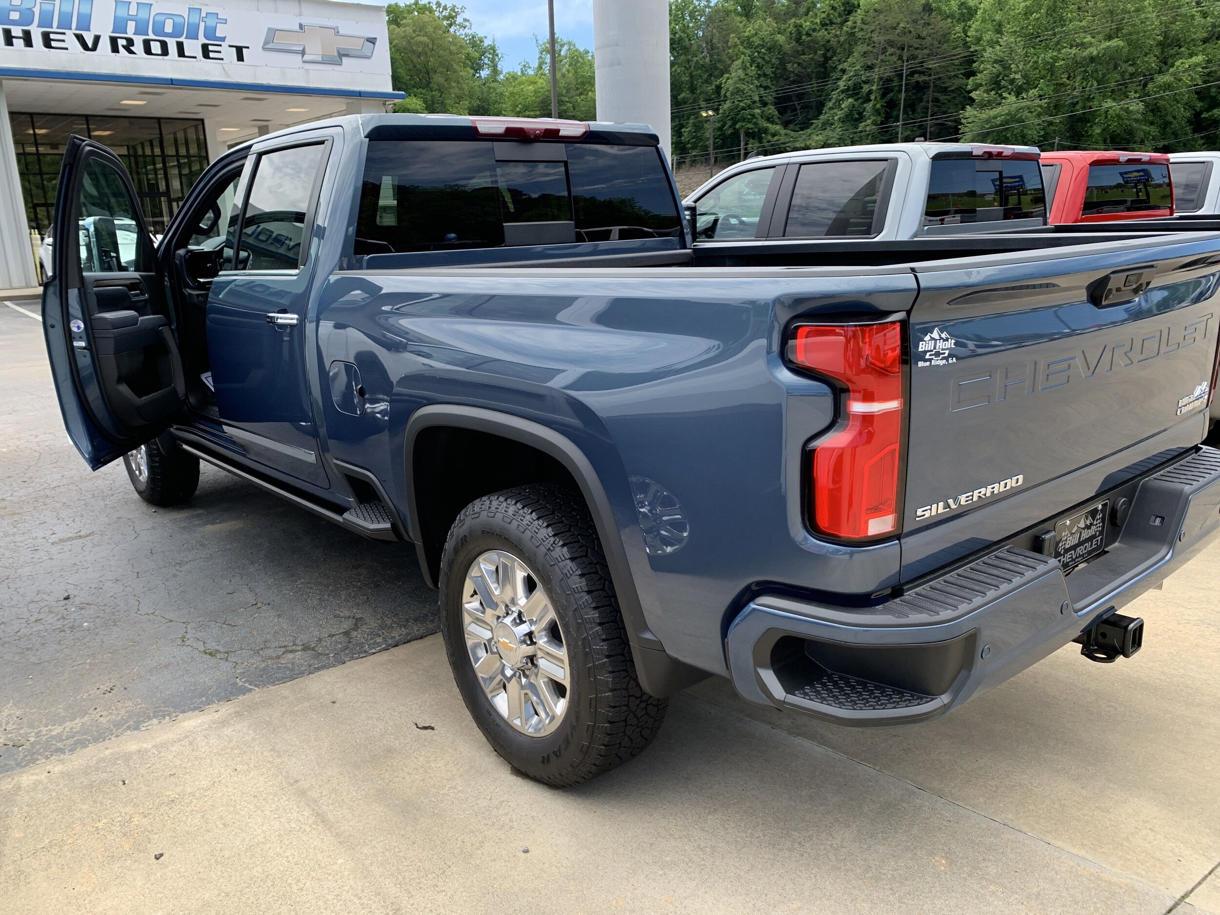2025 Chevrolet Silverado 2500HD High Country photo 4