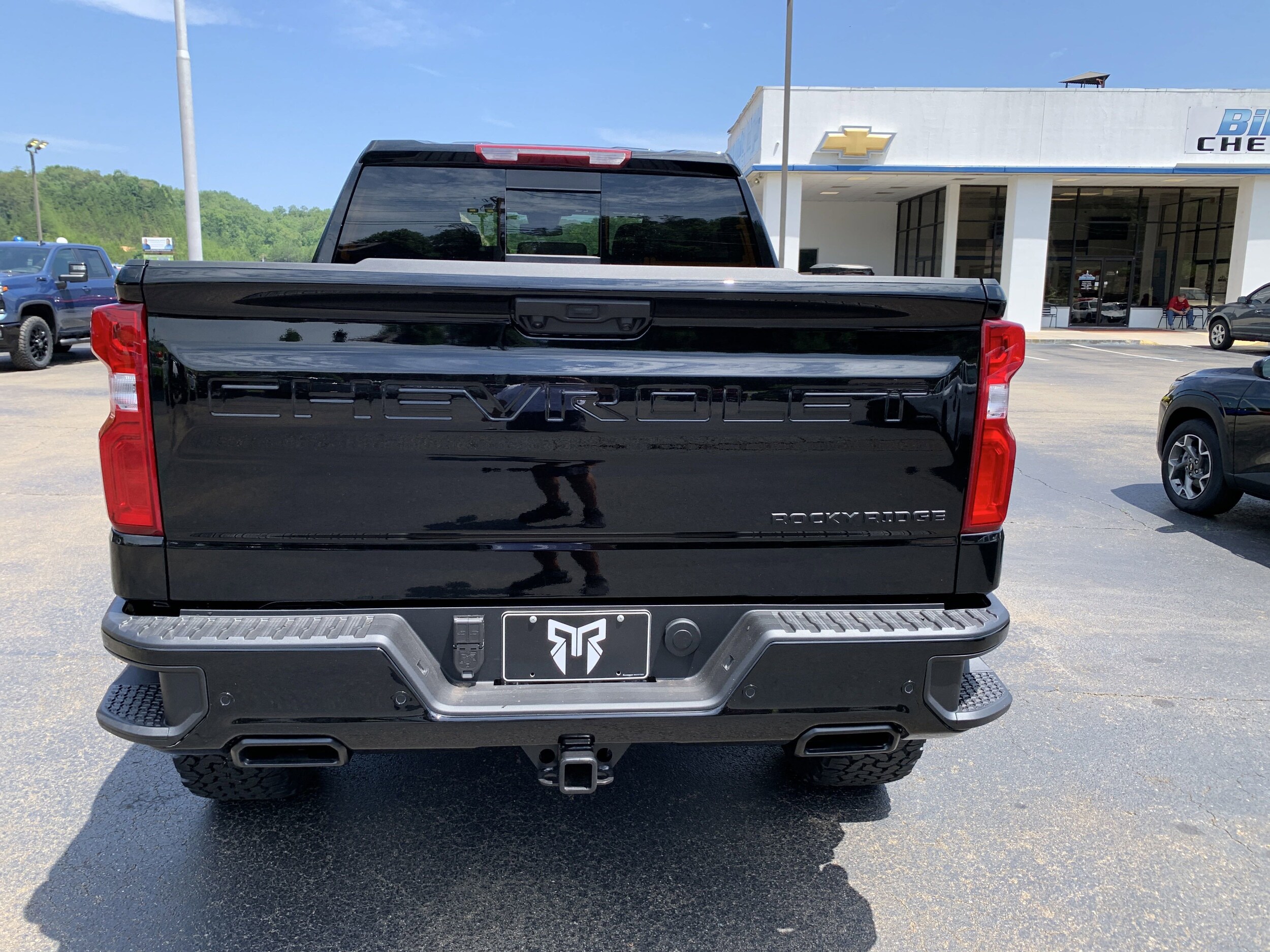 2025 Chevrolet Silverado 1500 RST photo 3