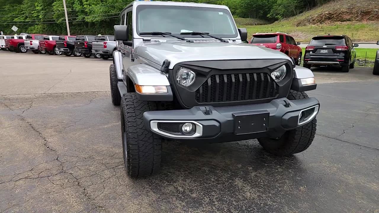 Used 2019 Jeep Wrangler Unlimited Sahara with VIN 1C4HJXEN8KW588338 for sale in Blue Ridge, GA