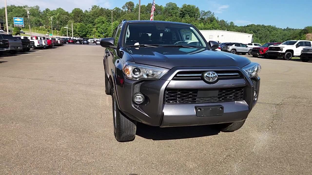2022 Toyota 4Runner SR5 photo 2
