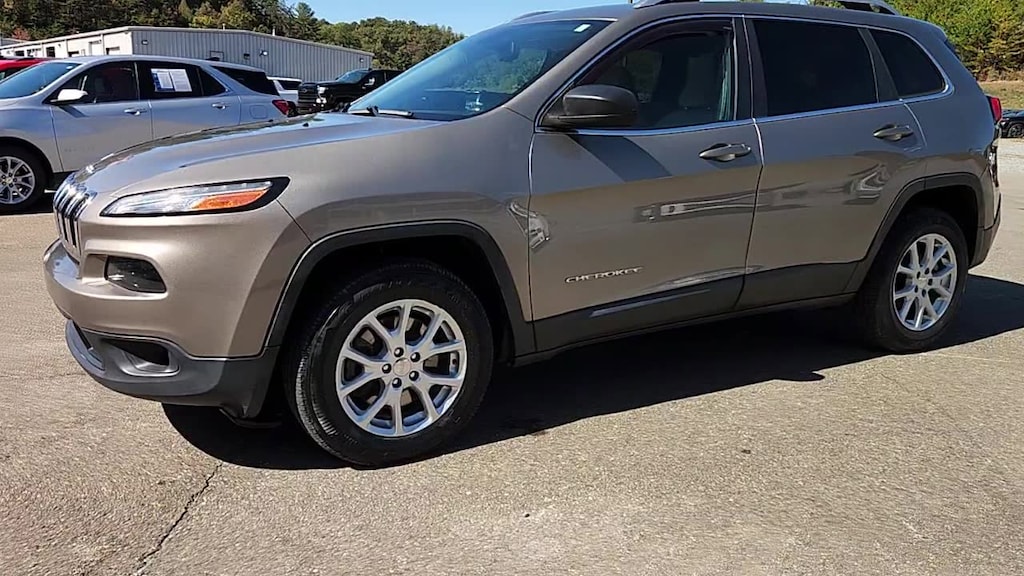Used 2017 Jeep Cherokee Latitude