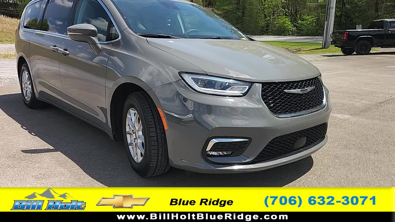 2022 Chrysler Pacifica Touring L's photo