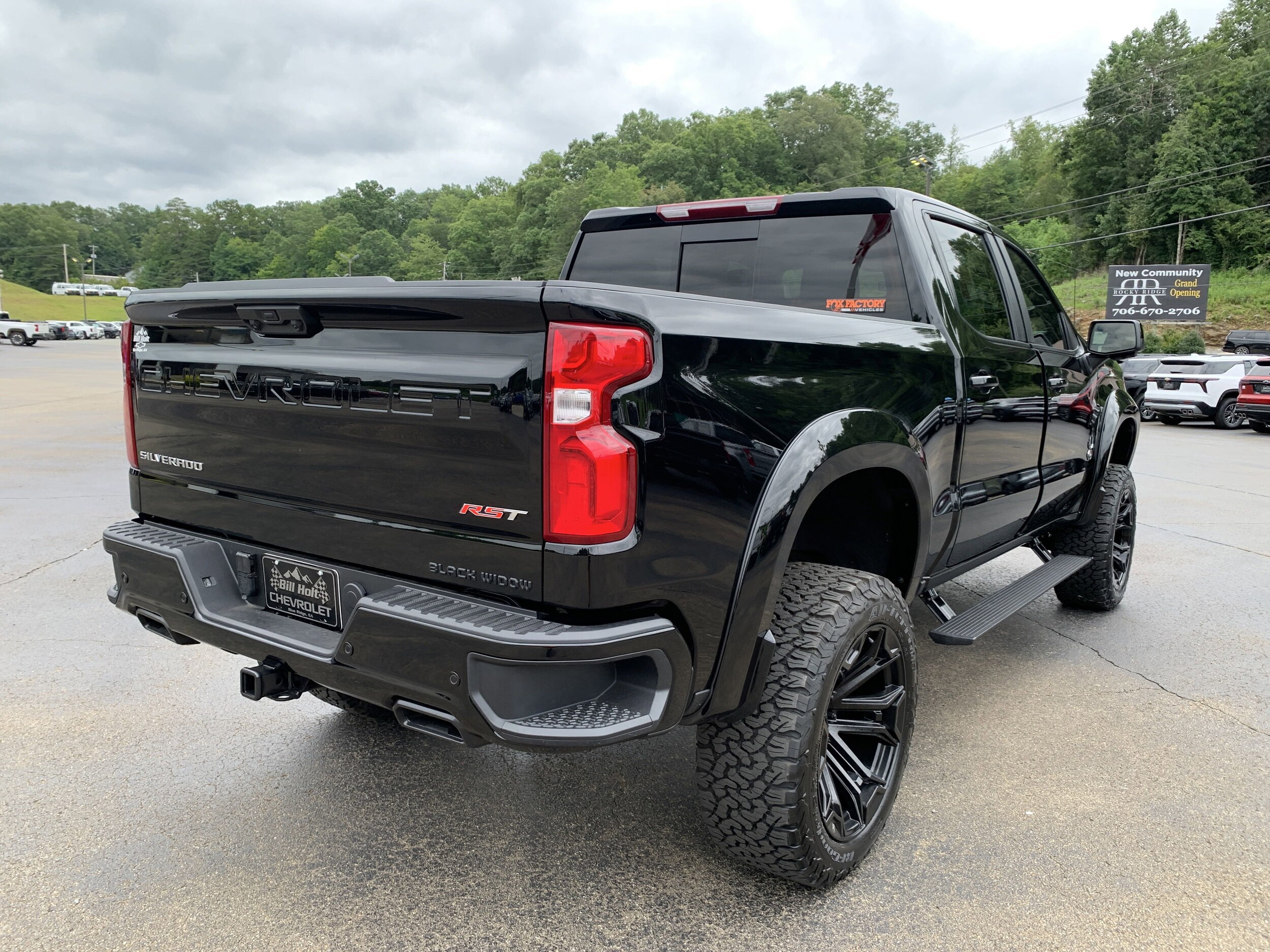 2025 Chevrolet Silverado 1500 RST photo 2