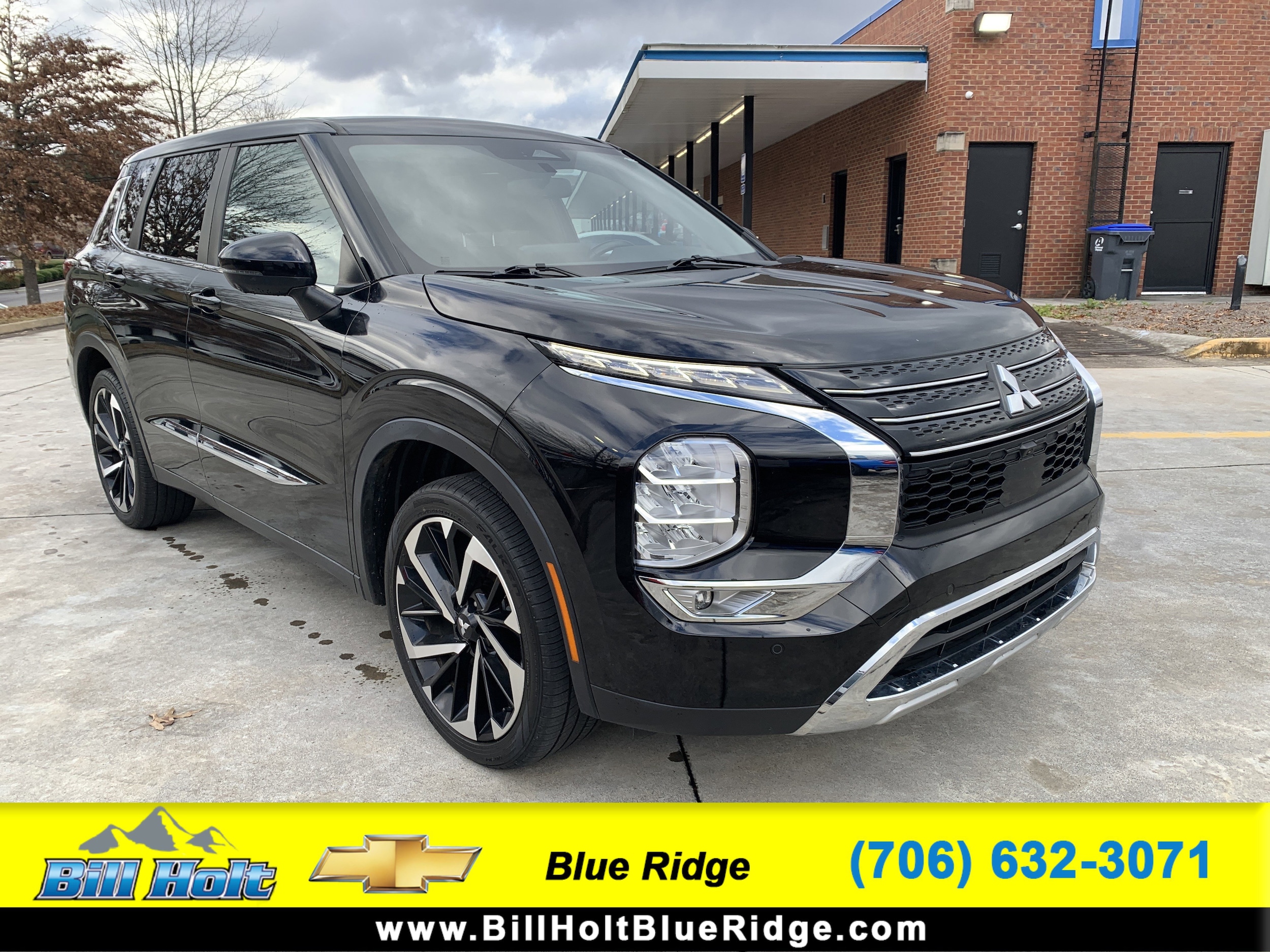 2022 Mitsubishi Outlander SE's photo