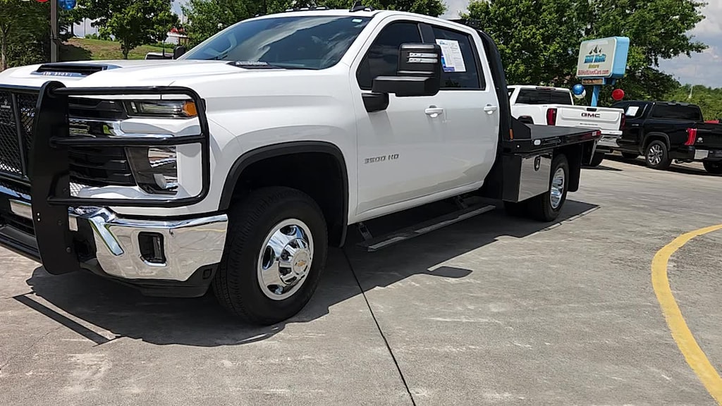 Used 2025 Chevrolet Silverado 3500 HD Chassis Cab LT Chassis Cab Truck