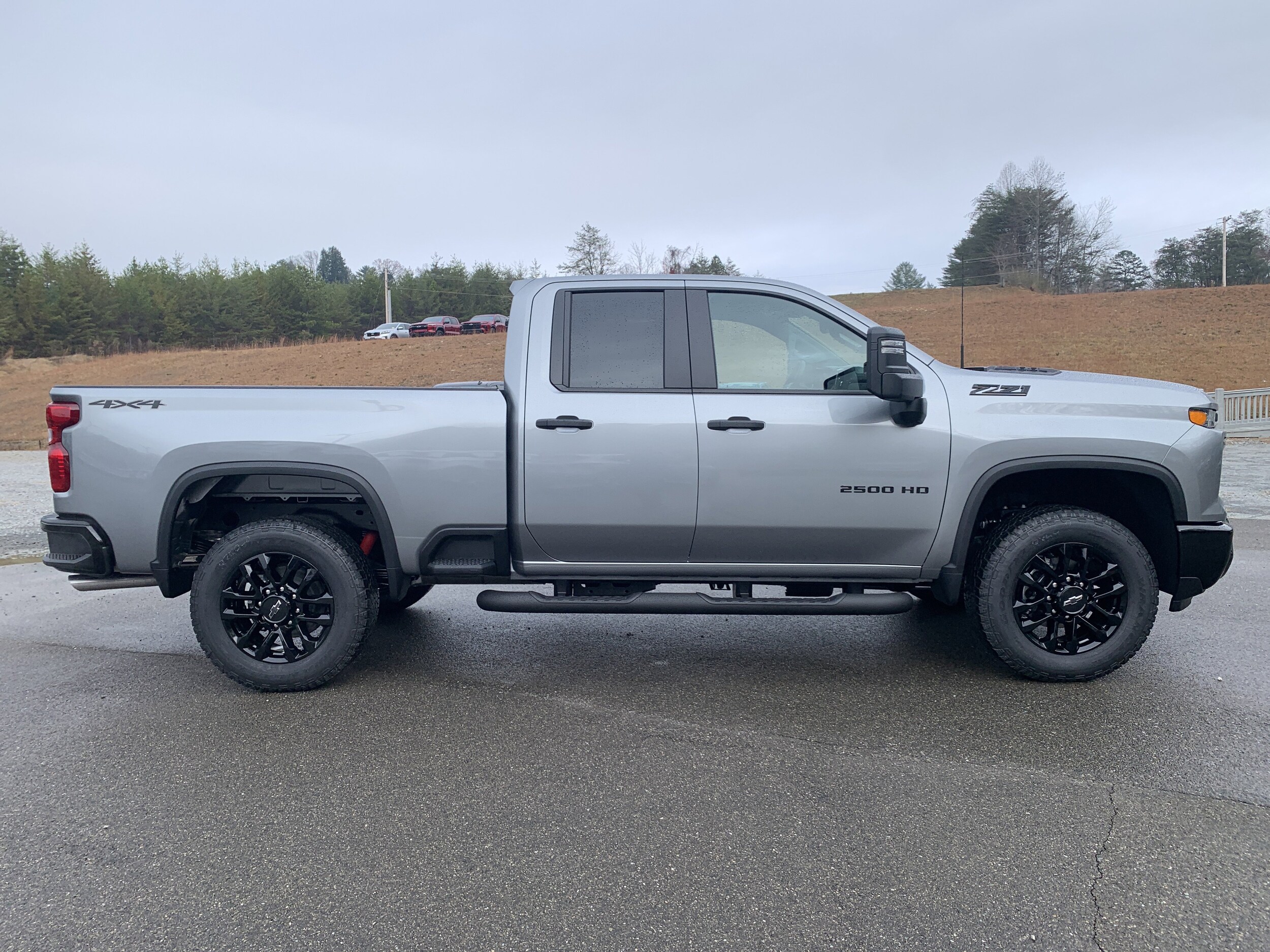 2026 Chevrolet Silverado 2500HD Custom photo 2