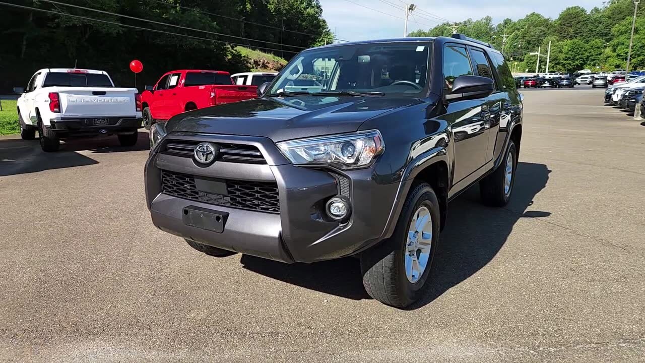 2022 Toyota 4Runner SR5 photo 3