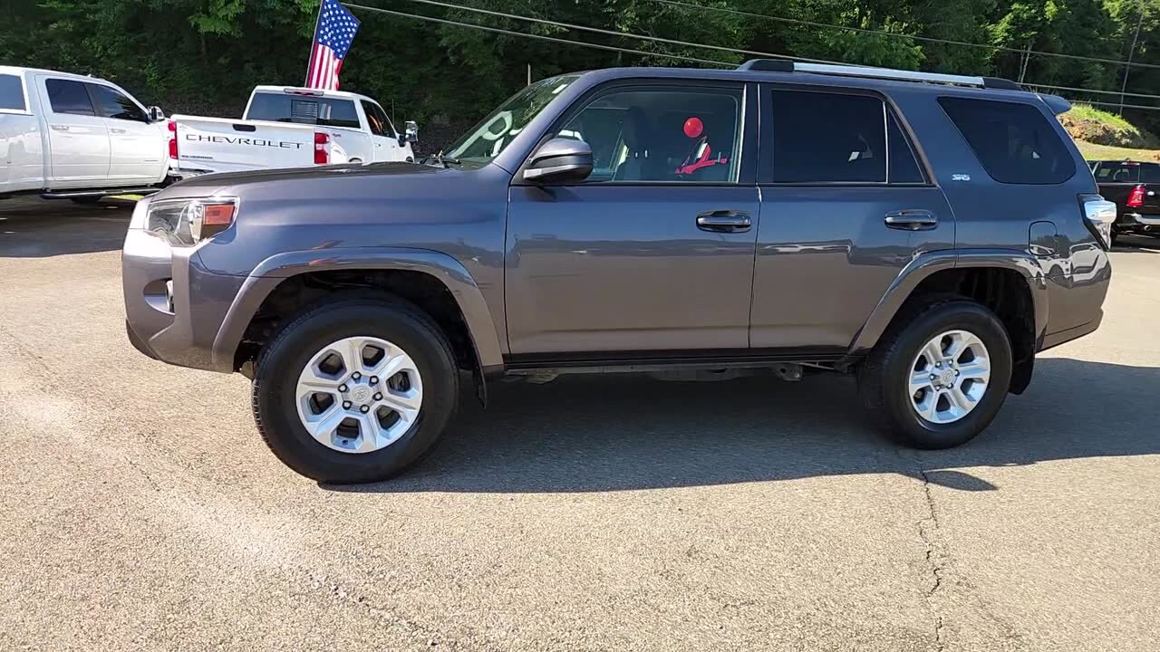 2022 Toyota 4Runner SR5 photo 4
