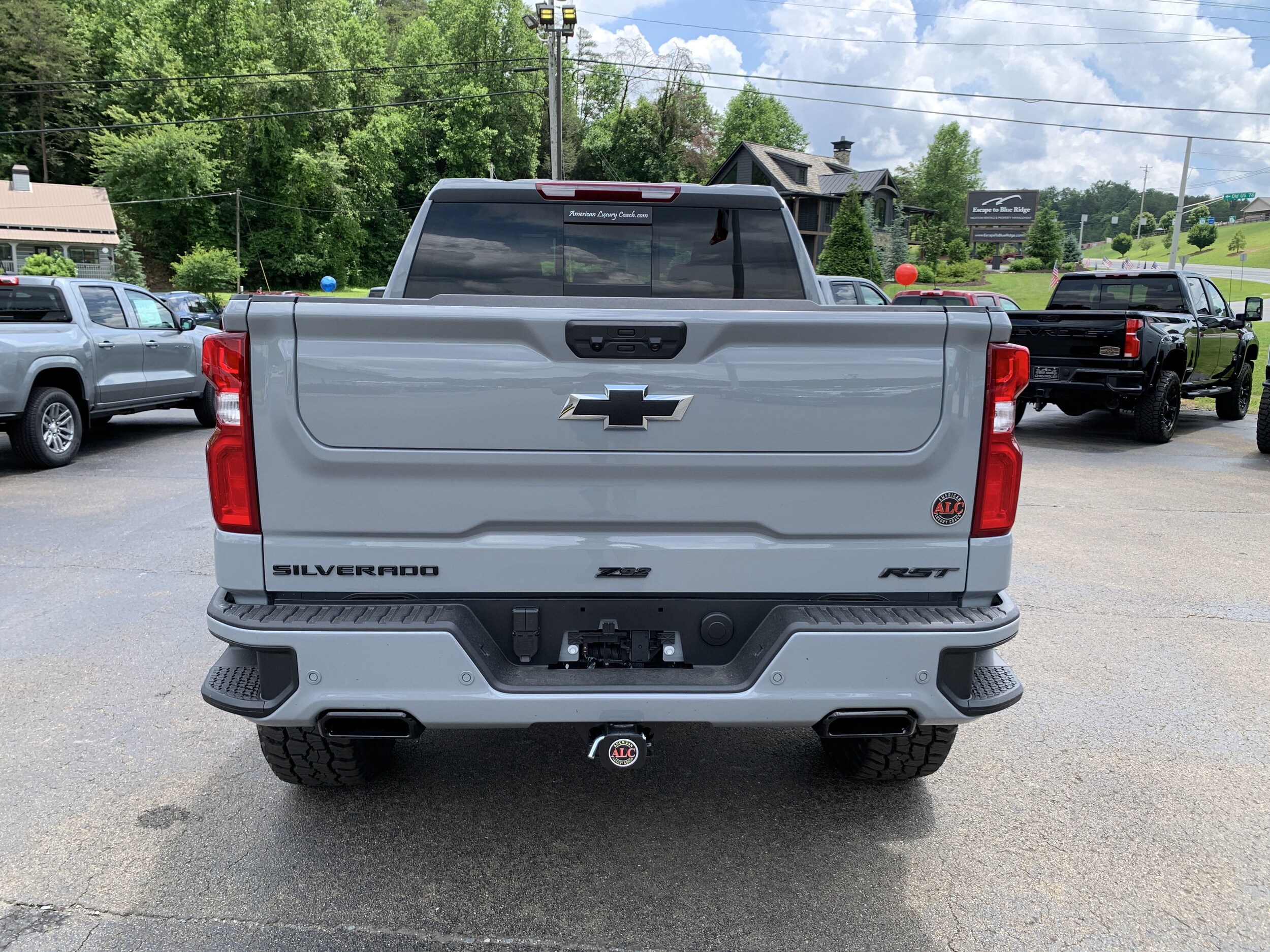 2025 Chevrolet Silverado 1500 RST photo 3
