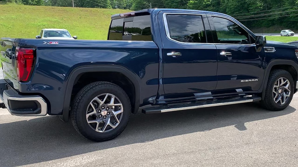 Used 2022 GMC Sierra 1500 SLT Truck