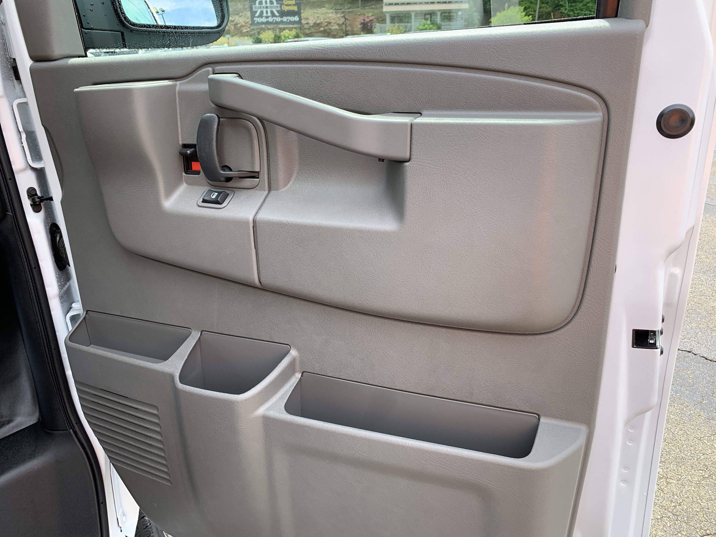 2025 Chevrolet Express Cargo Work Van - Photo 25