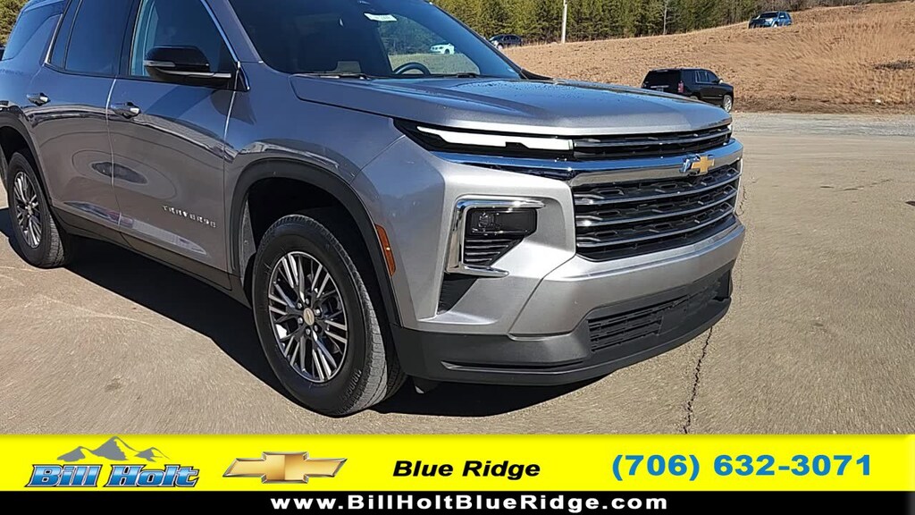 Used 2025 Chevrolet Traverse LT SUV