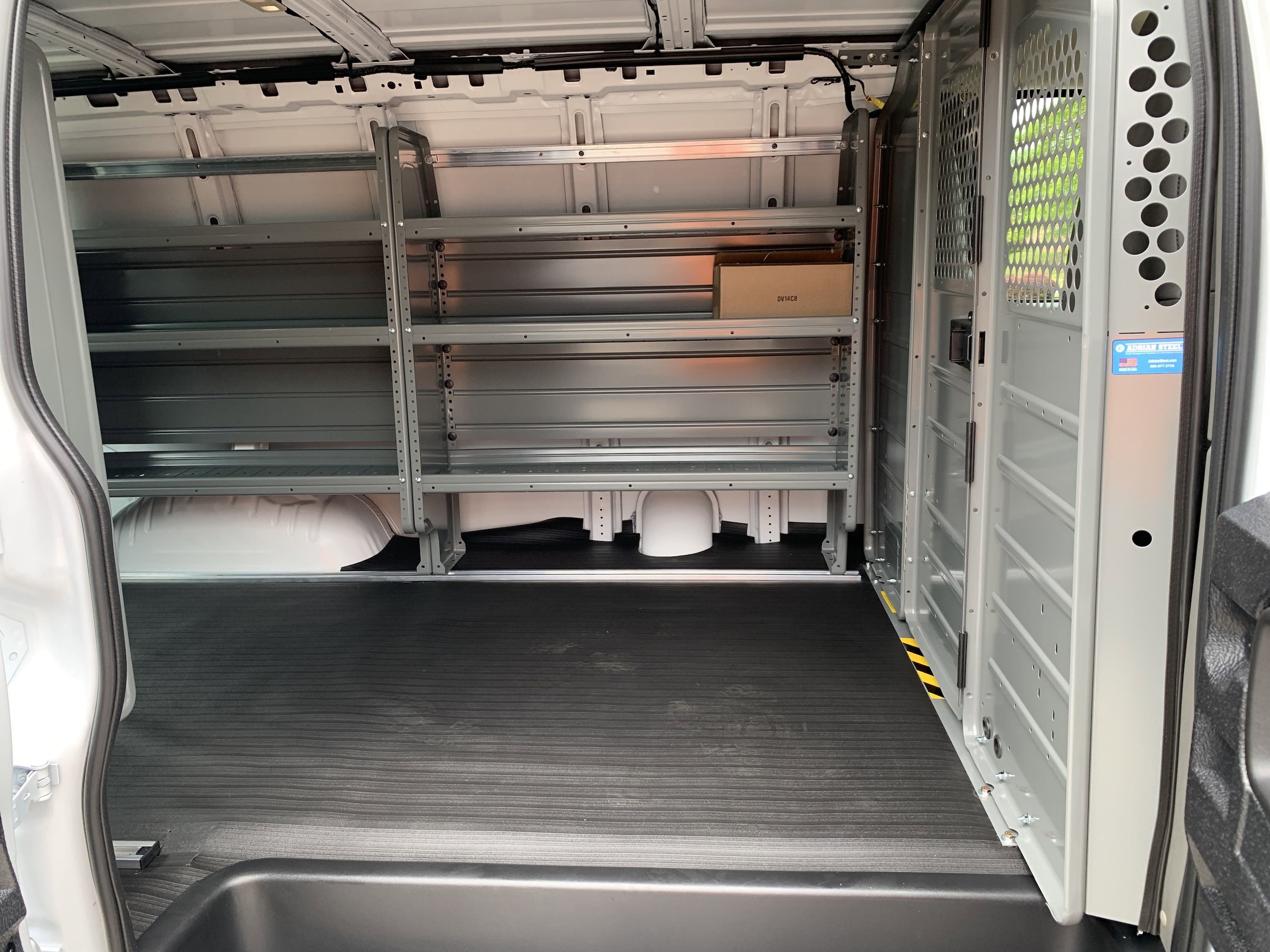 2025 Chevrolet Express Cargo Work Van - Photo 19