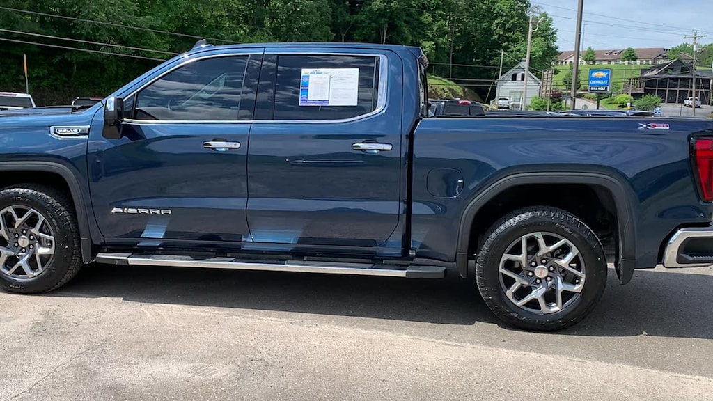 Used 2022 GMC Sierra 1500 SLT Truck