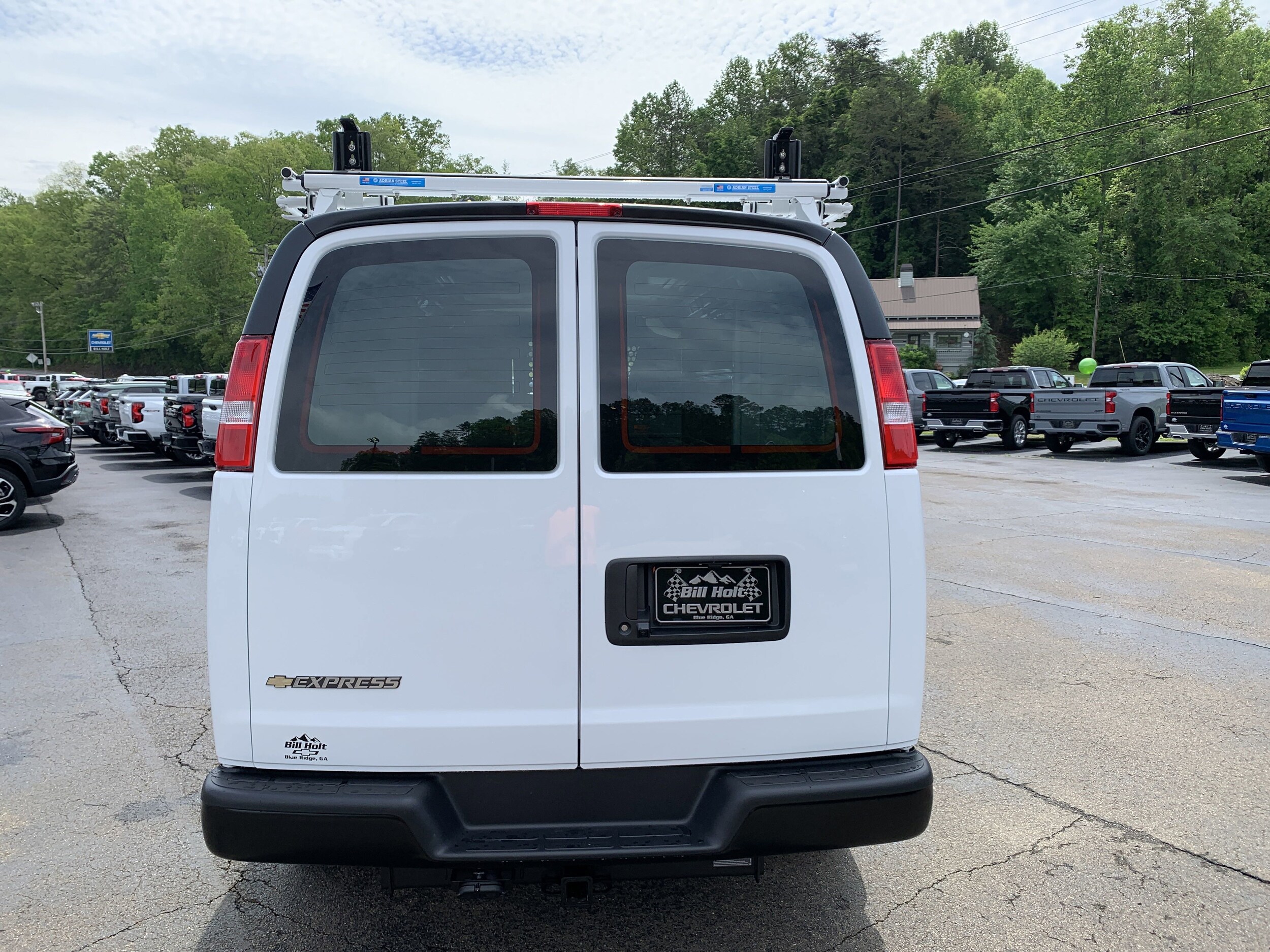 2025 Chevrolet Express Cargo 2500 photo 3
