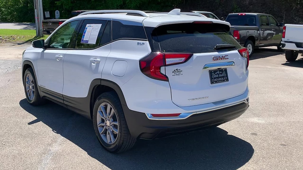 Used 2024 GMC Terrain SLT SUV