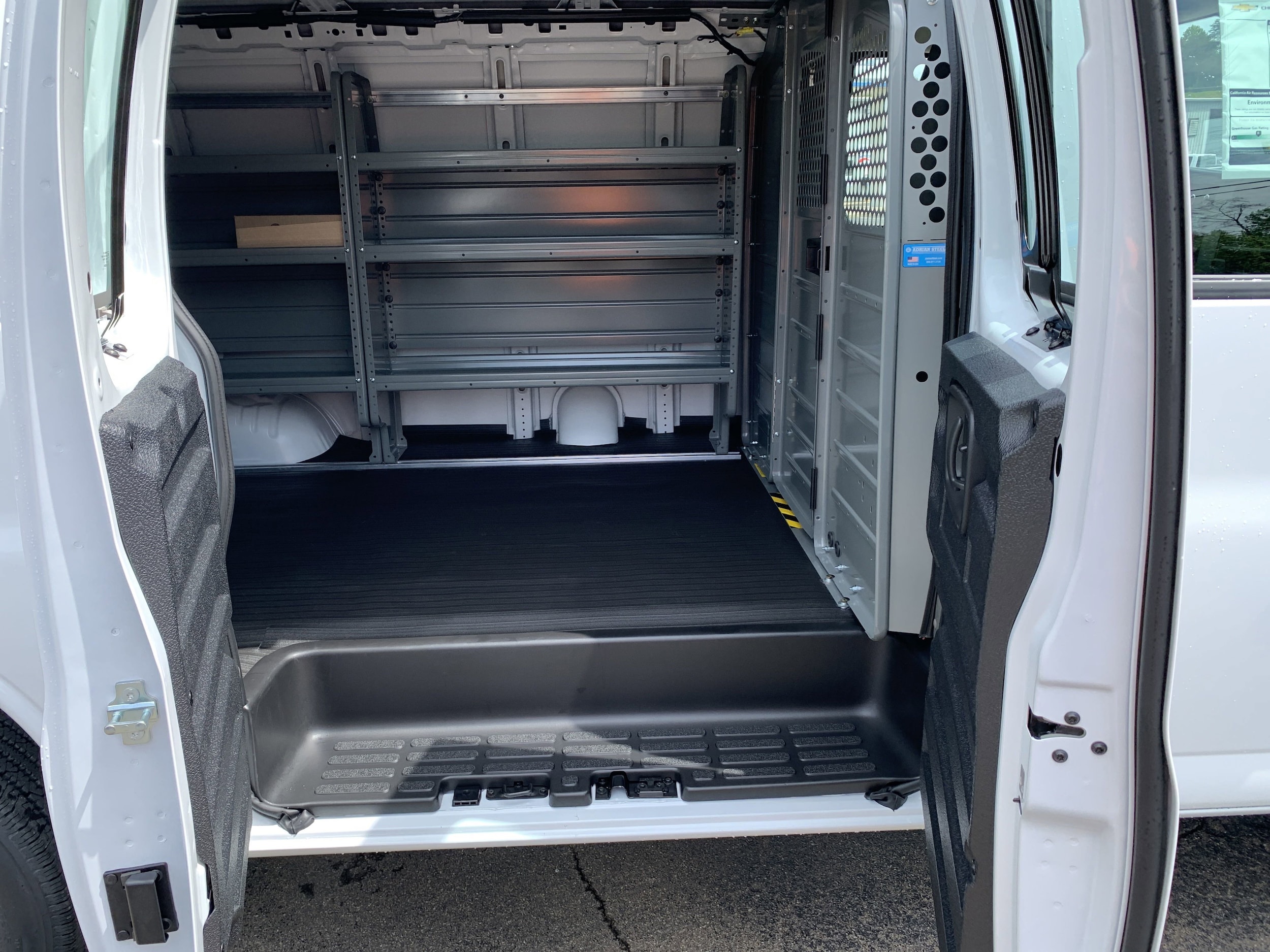 2025 Chevrolet Express Cargo Work Van - Photo 19
