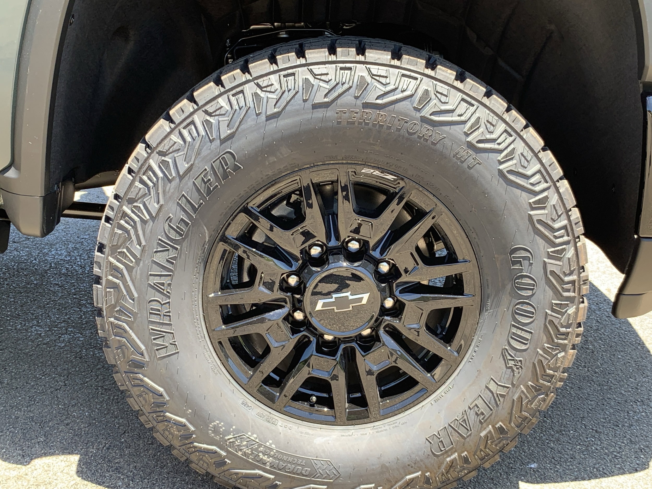 2026 Chevrolet Silverado 2500 HD ZR2 - Photo 38