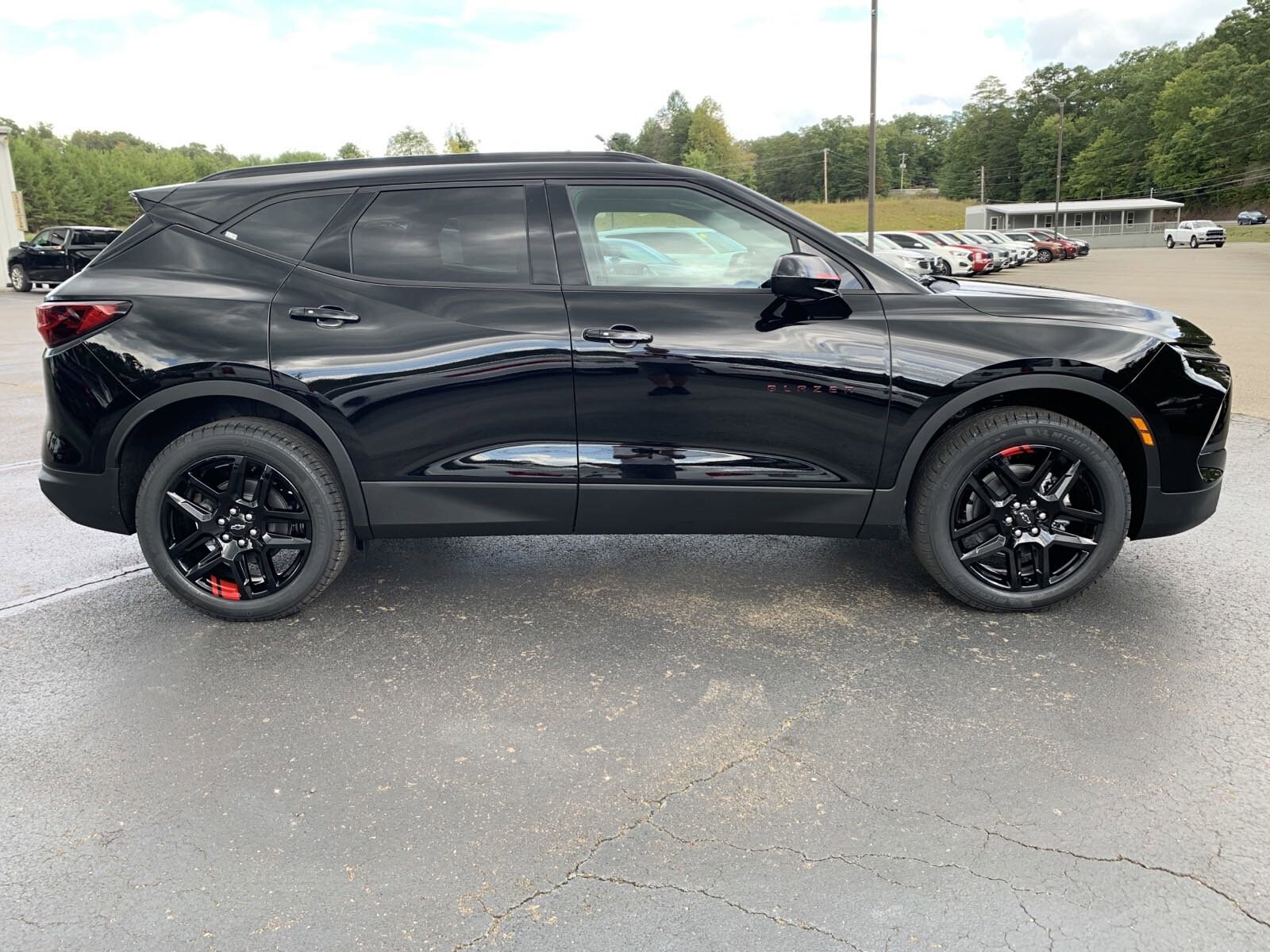 2025 Chevrolet Blazer 2LT photo 2