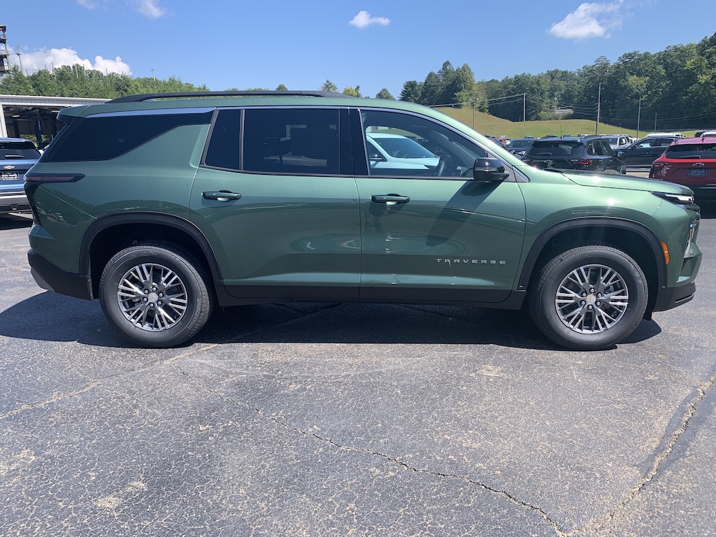 New 2027 Chevrolet Traverse LT SUV