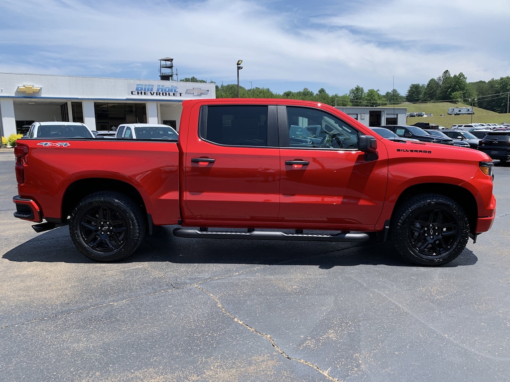 New 2025 Chevrolet Silverado 1500 Custom Truck