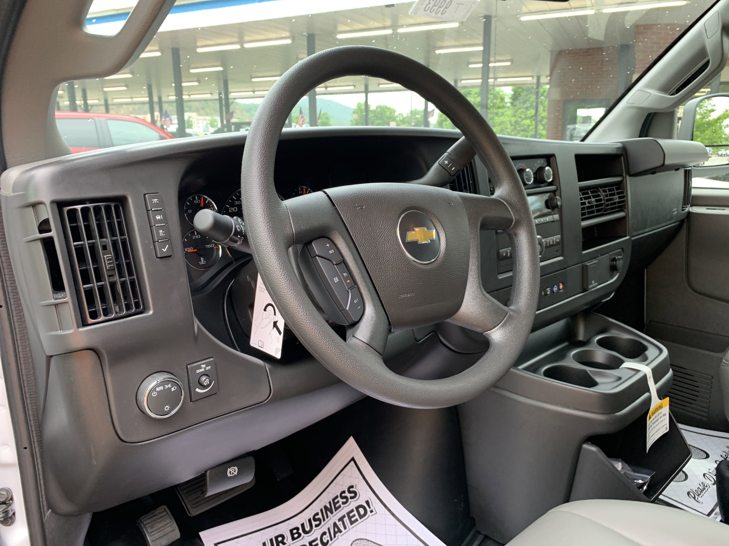 2025 Chevrolet Express Cargo Work Van - Photo 9