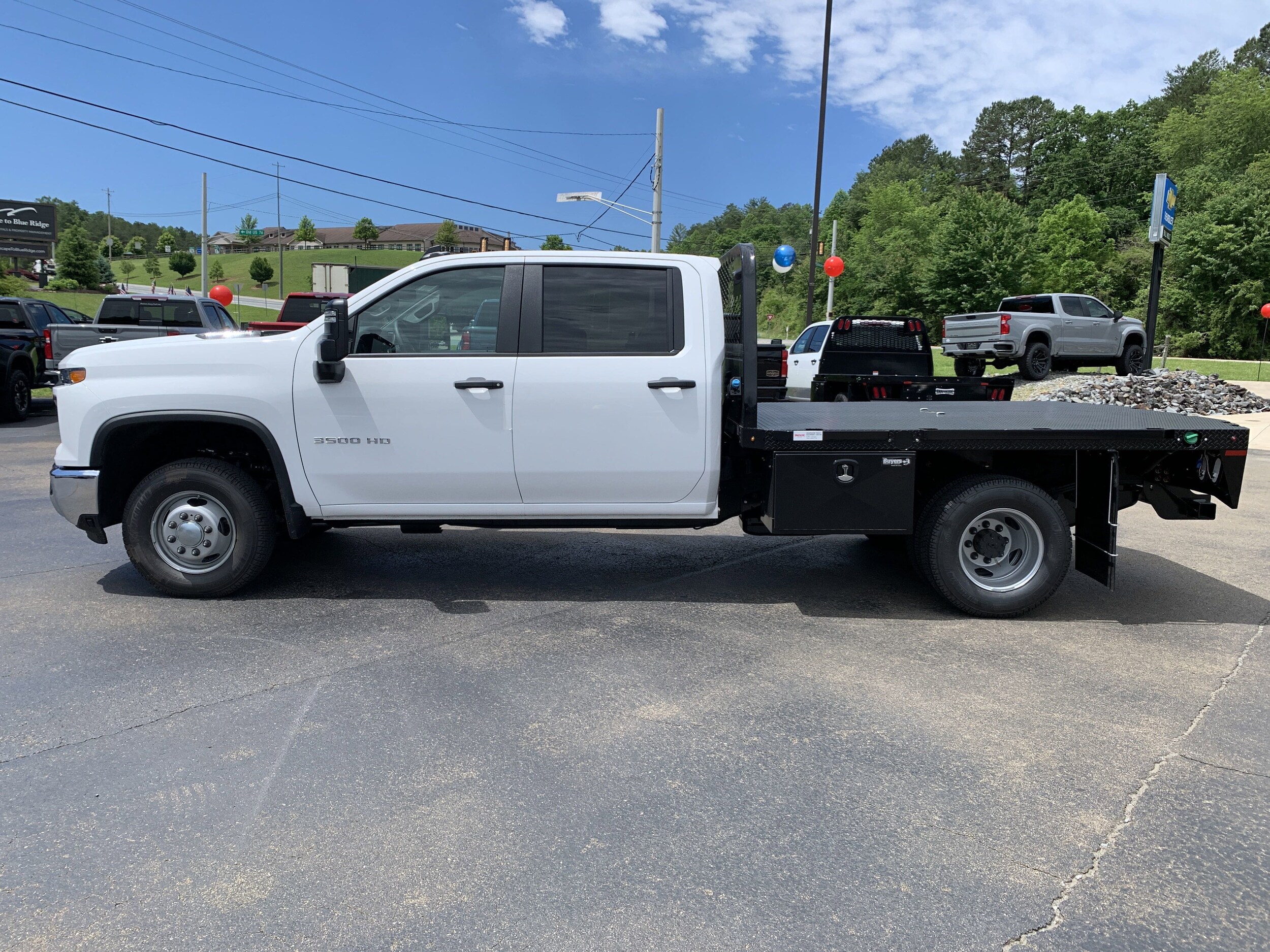 2025 Chevrolet Silverado 3500HD Work Truck photo 3